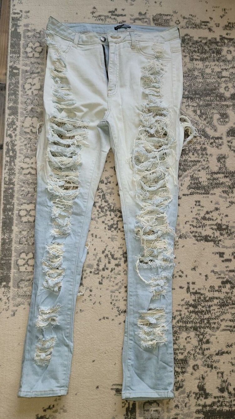 Fashion Nova Jeans Cheap Thrills Highrise Light Wash Sz 15 Distressed Ripped